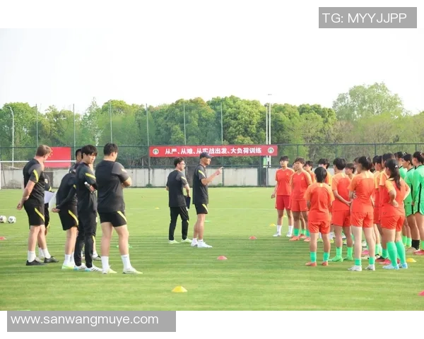 香港足球明星队携手女足共创辉煌助力足球发展与性别平等新篇章